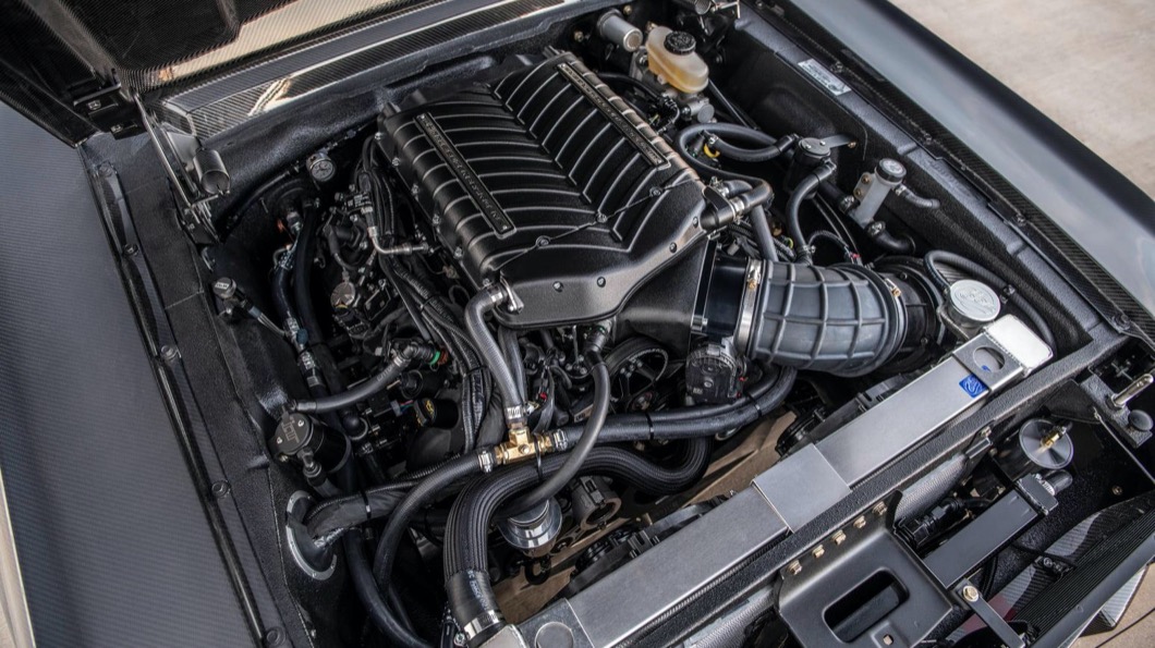 動力方面採用5.2升V8引擎，加上機械增壓系統後，可以壓榨出810匹最大馬力。(圖片來源/ Classic Recreations)