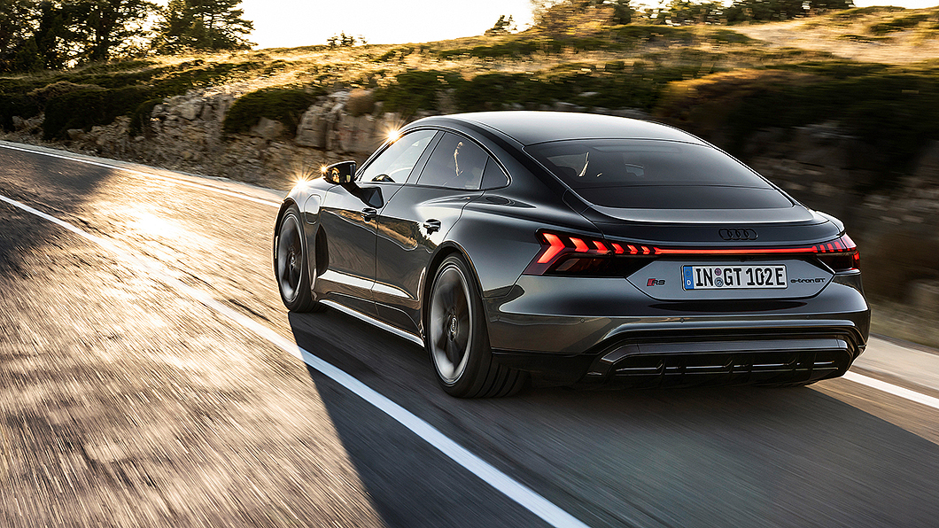 超增壓模式下RS e-tron GT的0-100km/h加速僅需3.3秒。(圖片來源/ Audi)