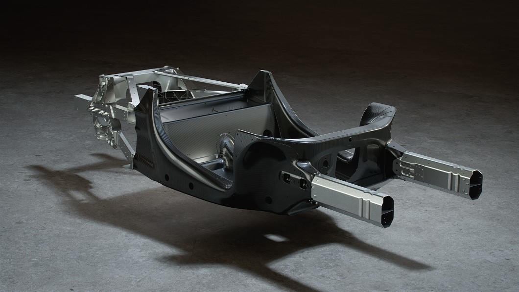 Artura車身結構由碳纖維與鋁合金材質打造，強調重量輕與高強度。(圖片來源/ McLaren)