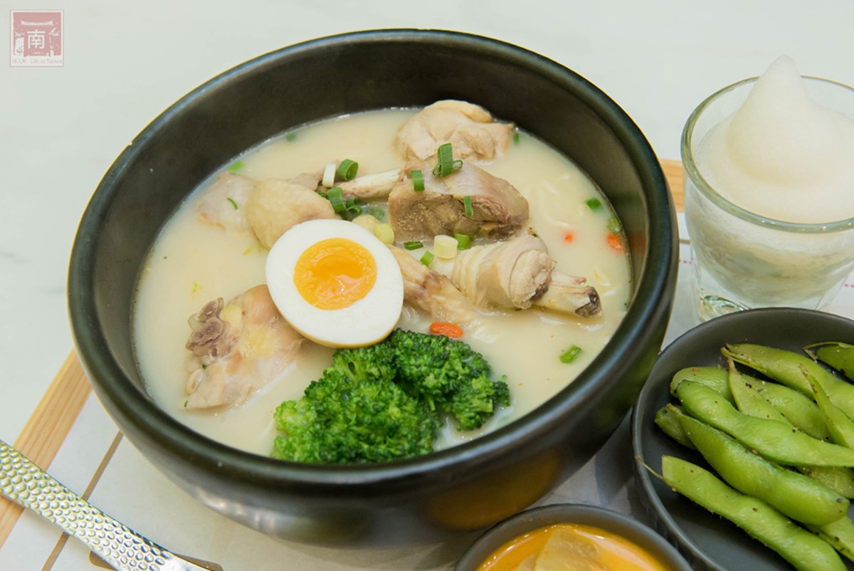 山東名菜台南吃得到！「黃燜雞」肥嫩下飯，套餐附湯、小菜、冰沙149元超划算