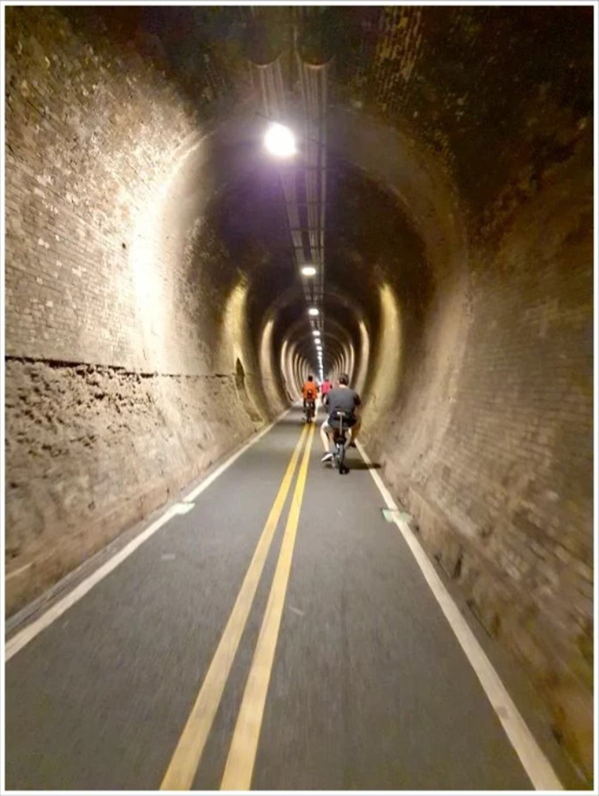 好逛好拍！「雙豐」單車親子遊4打卡點：百年隧道、日治花樑鋼橋、三角玻璃屋冰店