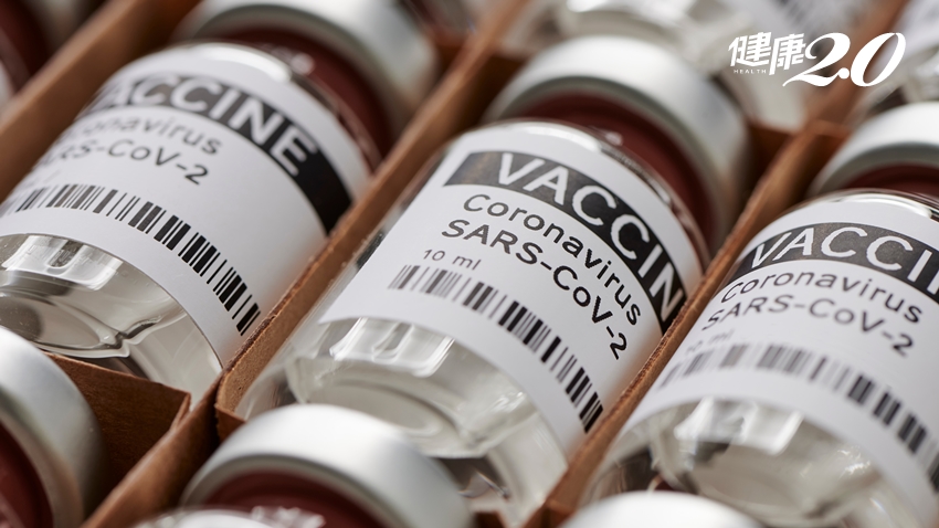 打完疫苗會發燒嗎？AZ、BNT輝瑞、莫德納疫苗副作用比一比