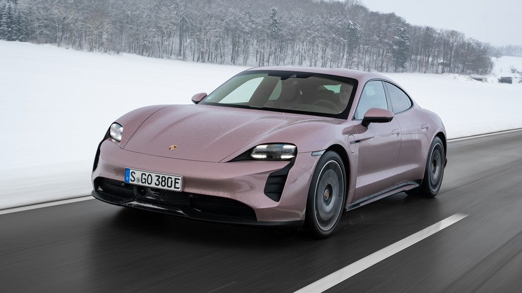 視覺粉嫩的金屬冰莓粉有「夢幻車色」之稱。(圖片來源/ Porsche)
