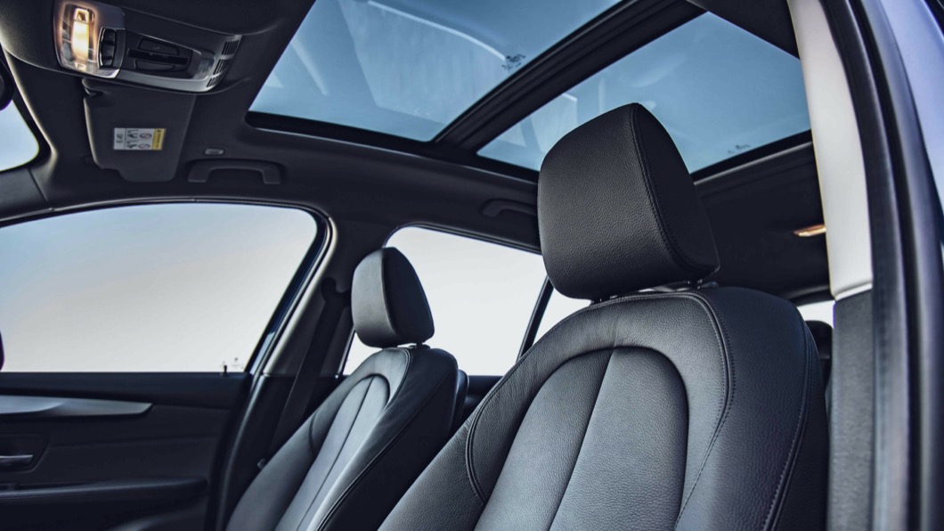 全景式電動玻璃天窗更可帶來廣闊視野。(圖片來源/ BMW)