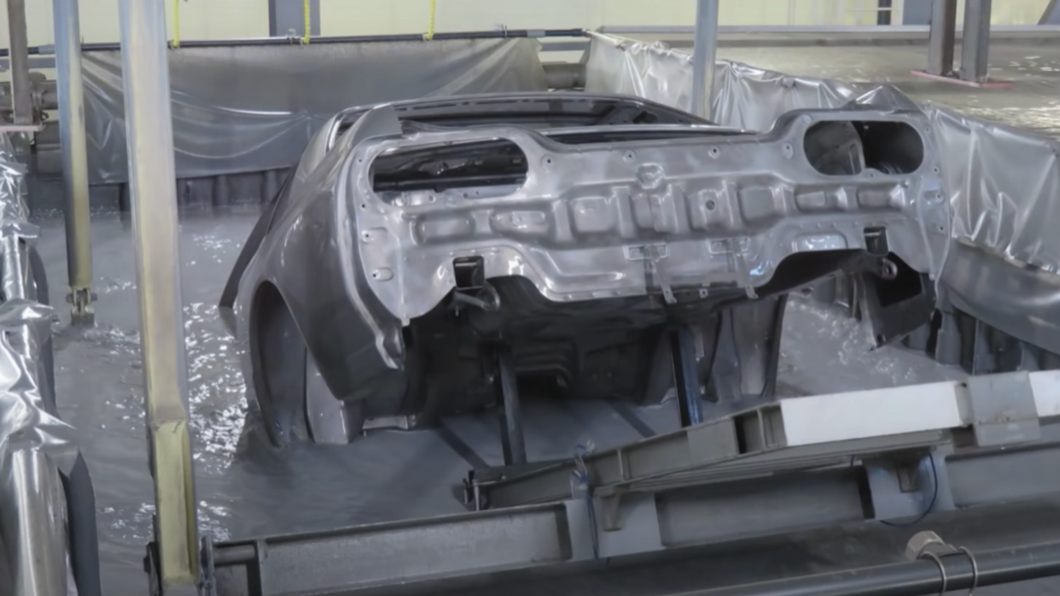 經調整過後，也會針對主要結構進行點焊加強車台強度，並且重新進行防鏽處理和烤漆。(圖片來源/ Nismo)