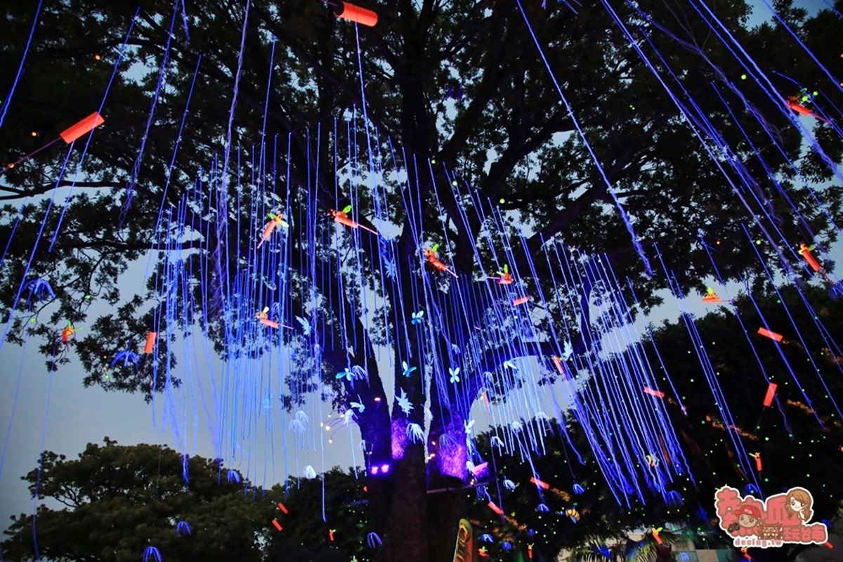 台南免費景點再+1！全台首座蜂炮公園「阿凡達之樹」超適合夜拍，關公立體凹雕也必看