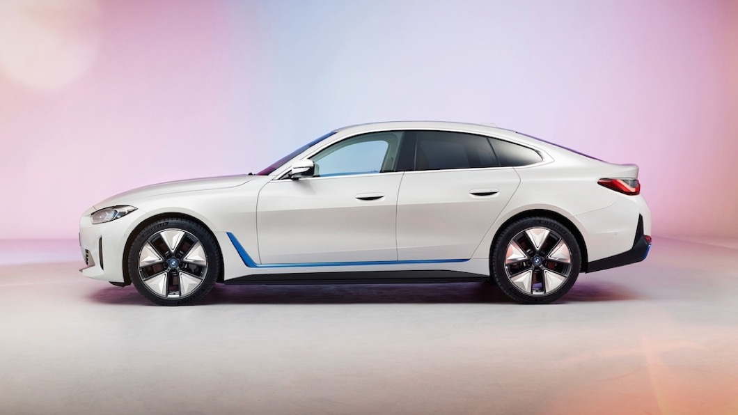 車身線條與新上市的4 Series Gran Coupe極為相似且車身尺碼接近，預計會在2022年有望於國內上市。(圖片來源/ BMW)