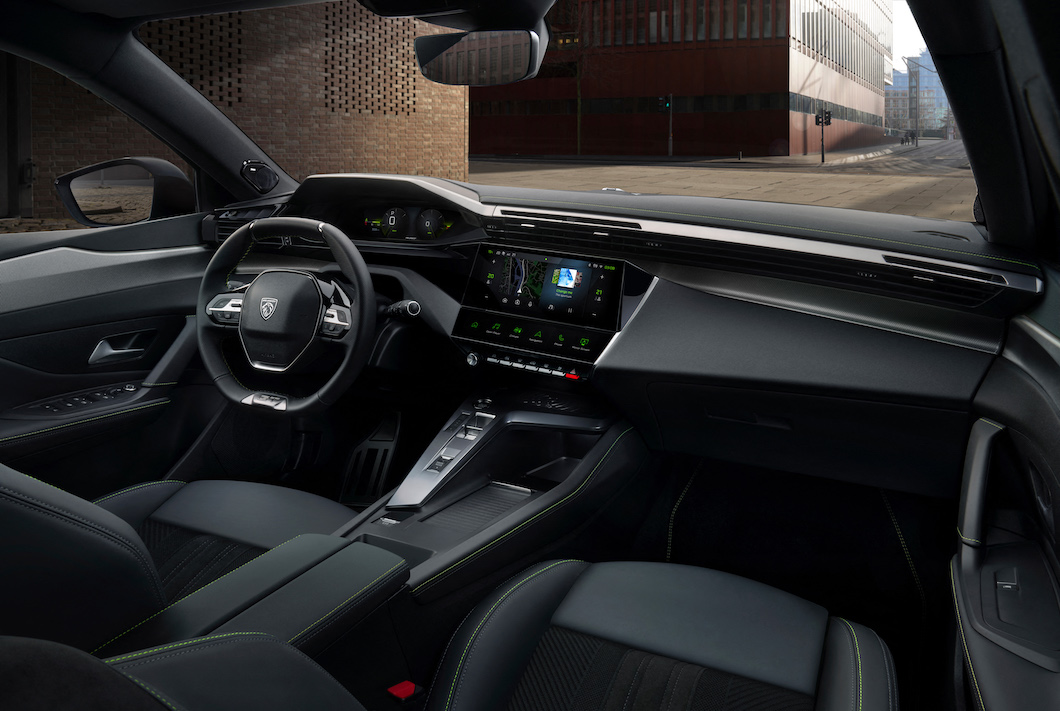新世代內裝在308身上展露無遺，全數位儀表、大尺寸觸控螢幕與科技化的內裝，展現法系科技豪華感受。(圖片來源/ Peugeot)