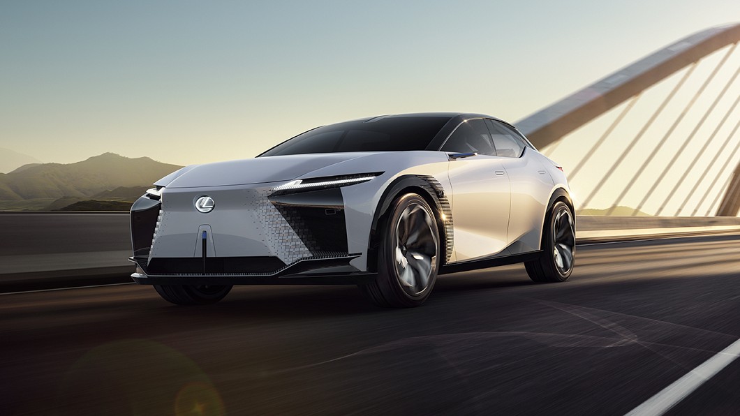 Lexus全新電動概念車LF-Z Electrified發表亮相。(圖片來源/ Lexus) Lexus新概念車曝光電動化戰略 豐田章男:我要認真了!