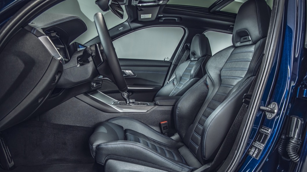 Midnight Edition內裝升級Vernasca真皮座椅以及雙前跑車座椅。(圖片來源/ BMW) 