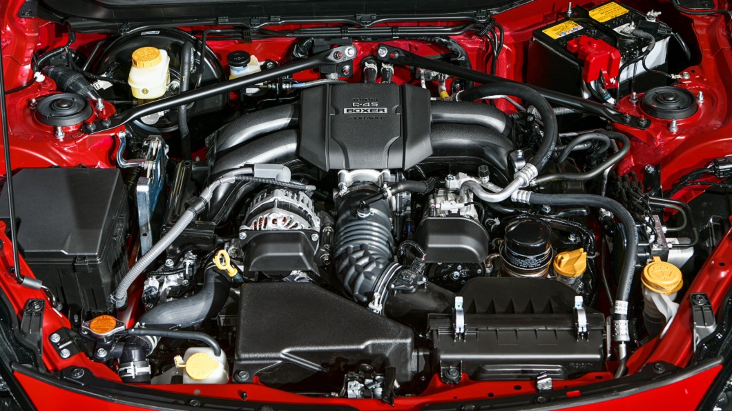 動力來源為具有235匹馬力輸出之2.4升自然進氣水平對臥四缸引擎。(圖片來源/ Toyota)