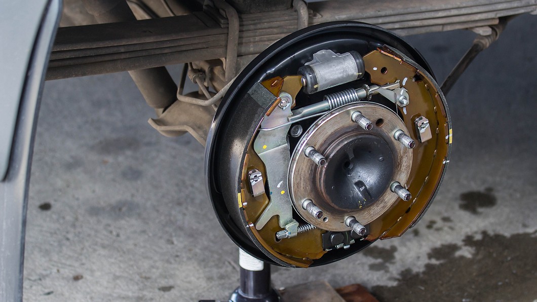 鼓煞雖不易散熱，但能提供較強煞車力道，成本也較為低廉。(圖片來源/ Shutterstock)