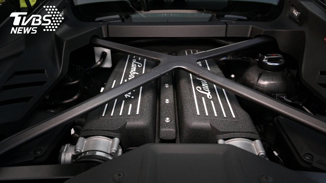 引擎來自小改前的Performante車型，動力輸出提升至640hp與61.6kgm。