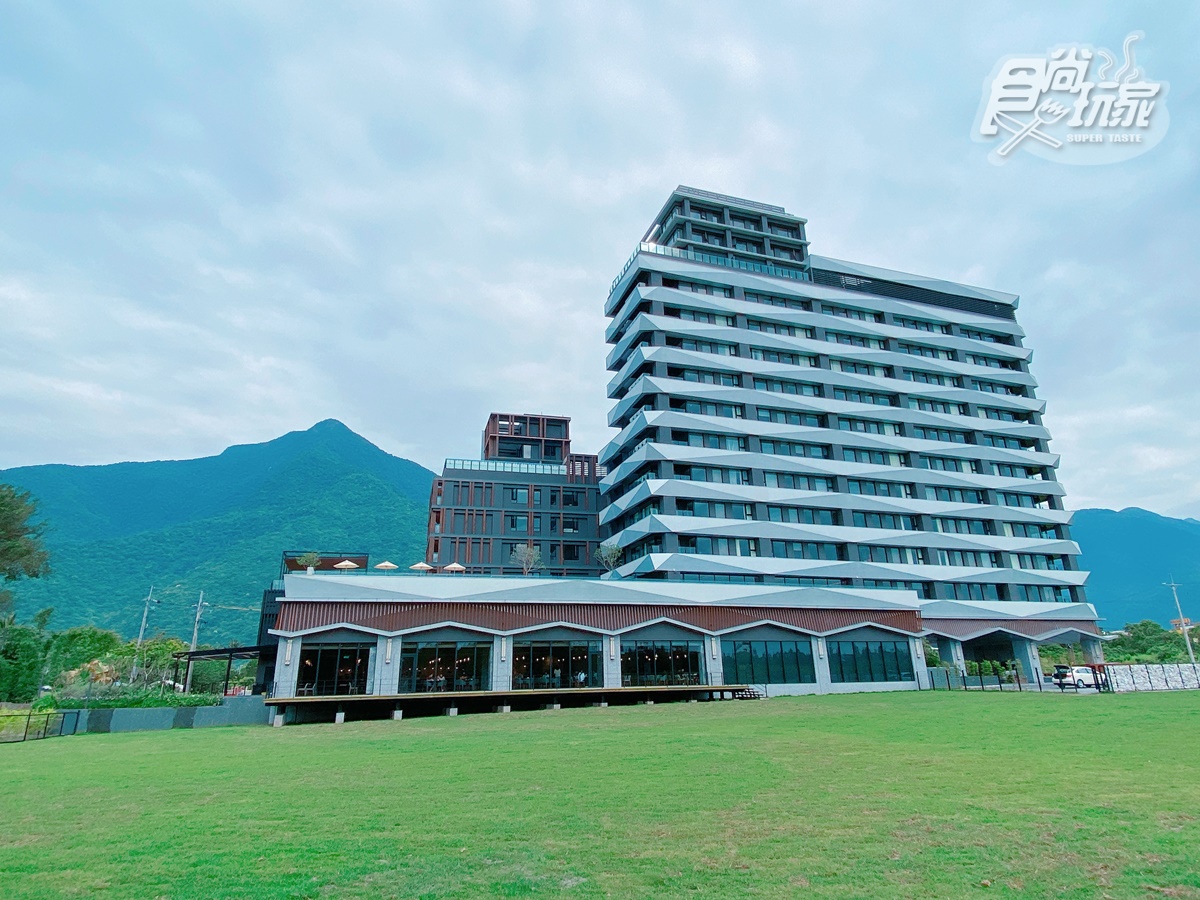 飯店坐落於太平洋與中央山脈山海間。