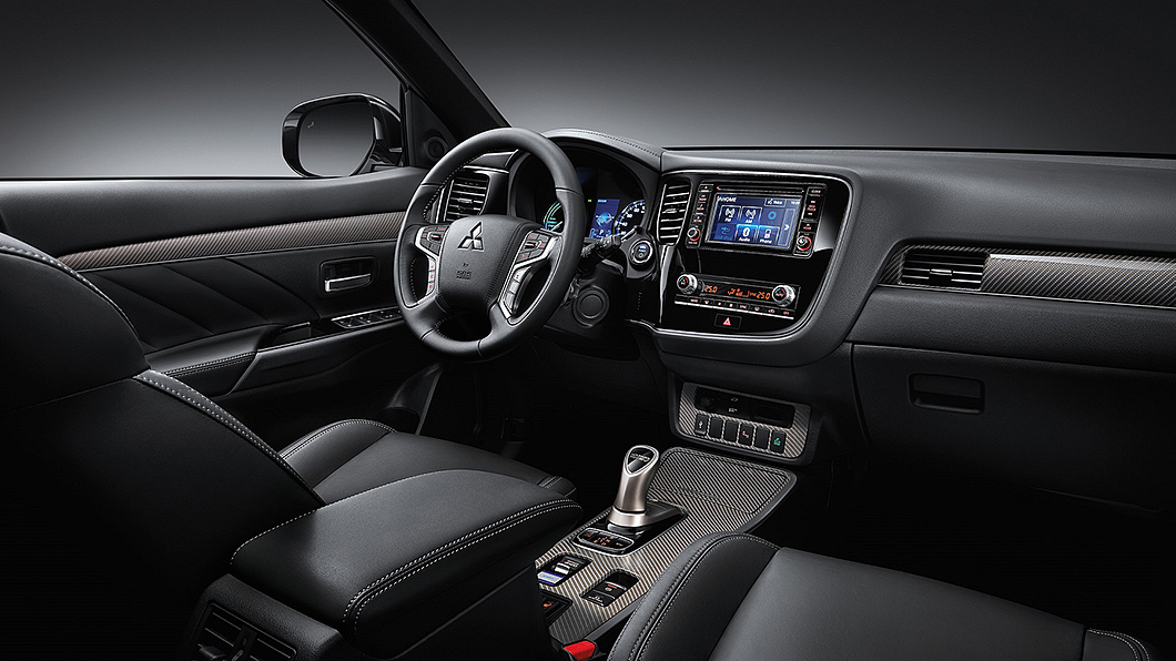 e-Assist駕駛輔助系統為Outlander PHEV標準配備。(圖片來源/ Mitsubishi)