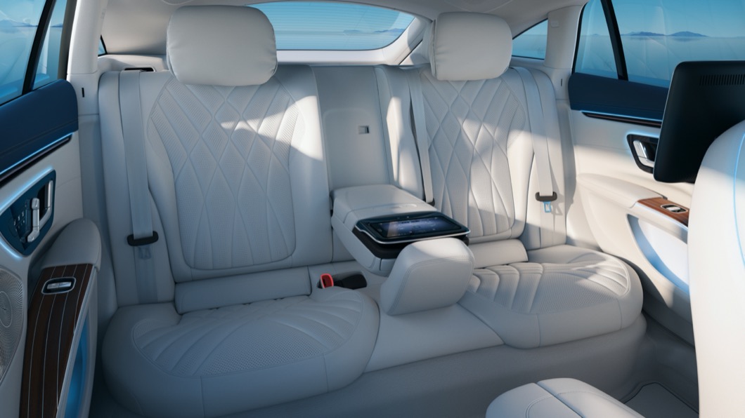 配質感優異的皮革座椅以及3D音響、全景天窗，帶來舒適且具有濃厚科技感的座艙氛圍。(圖片來源/ M-Benz)