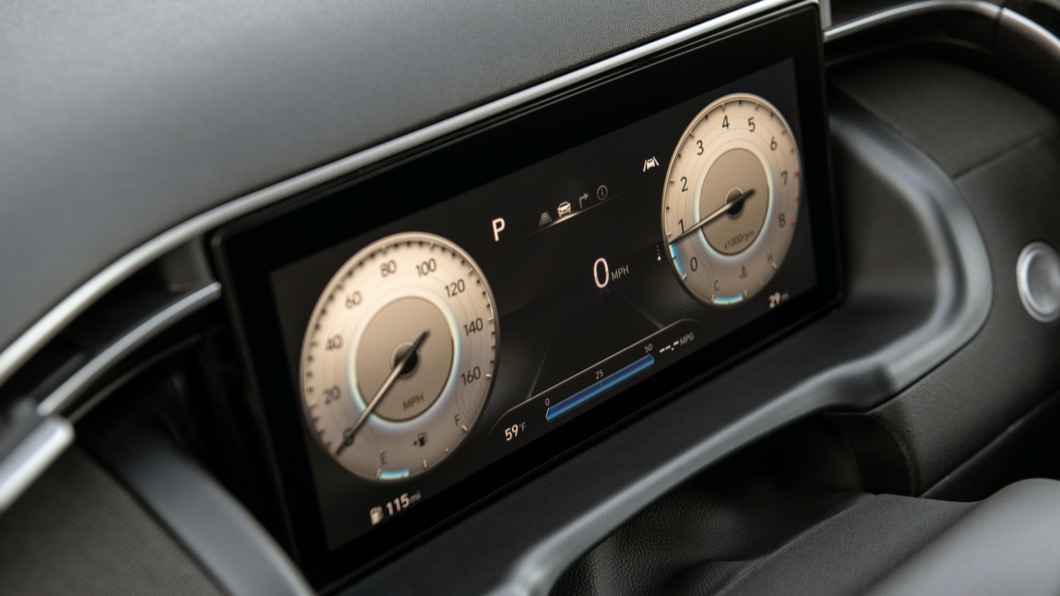 在車內配備方面可以見到駕駛座的虛擬儀表。(圖片來源/ Hyundai)