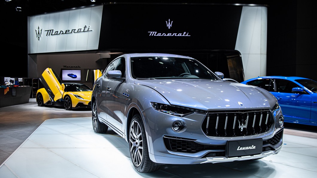 Levante 2.0於上海車展發表時,身穿Maserati全新Fuoriserie豪華客製化項目訂製的Azzurro Astro金屬三層湛藍漆面。(圖片來源/ Maserati) 最入門海神休旅年底抵台 Levante 2.0上海車展先放電!