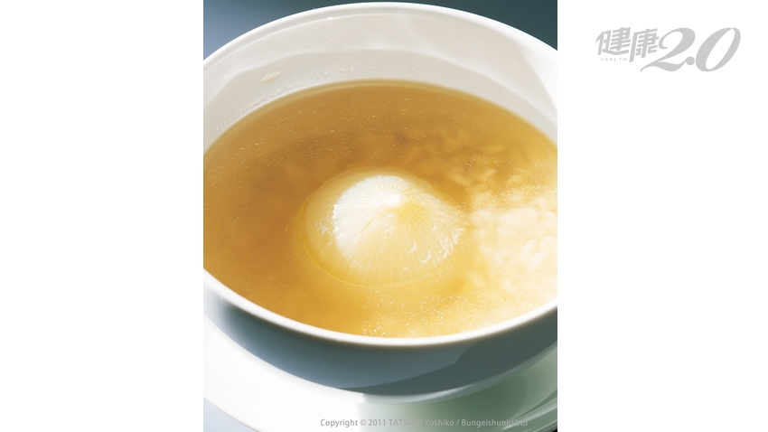 恆春洋蔥甘甜多汁！日本國寶級料理家大推「整顆洋蔥湯」 快速消除疲勞、恢復體力