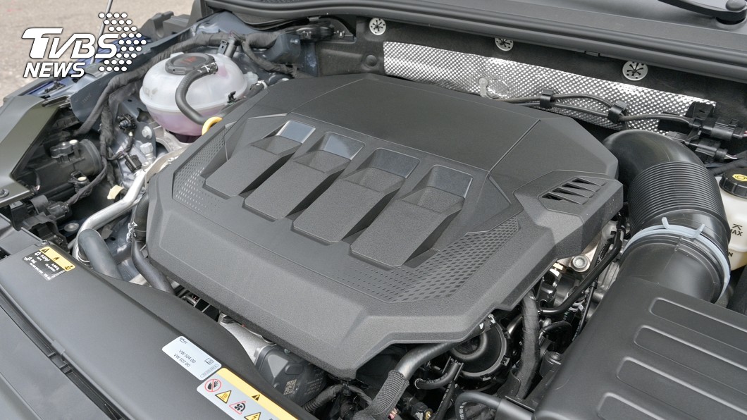 380 TSI R-line Performance車型具有272匹最大馬力。