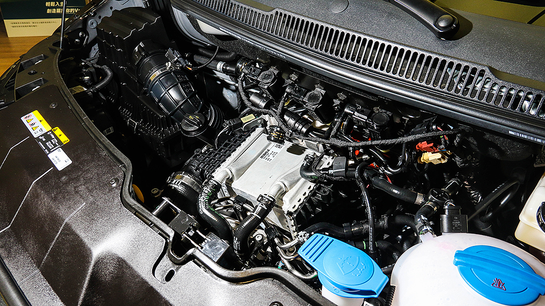 2.0 TDI柴油雙渦輪增壓引擎可輸出199匹馬力、45.9公斤米扭力。