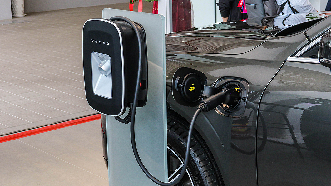 Volvo新世代VRE展示中心已將充電設備納入設計當中。