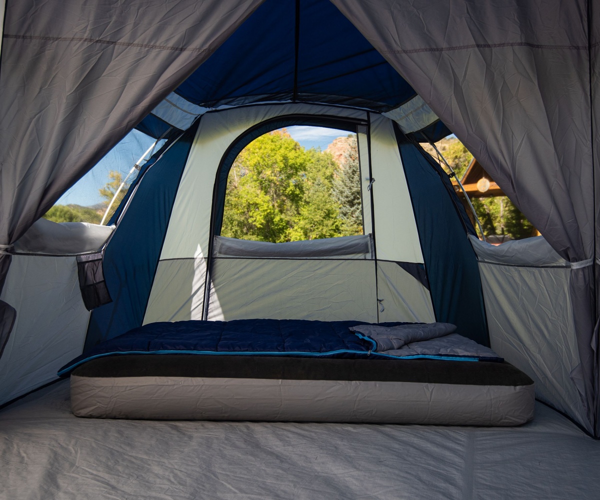 帳篷界別墅！露營控必收「20人帳篷」５房１廳超豪華，躺在睡帳就能欣賞星空