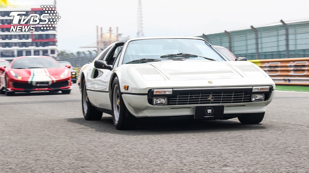 除了Ferrari Dino，308也現身開幕遊行。