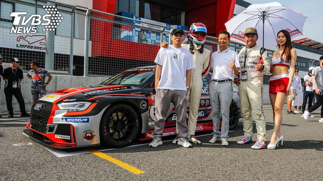 藝人姚元浩代表BC Racing出賽麗寶超級房車賽，春風亦到現場加油。
