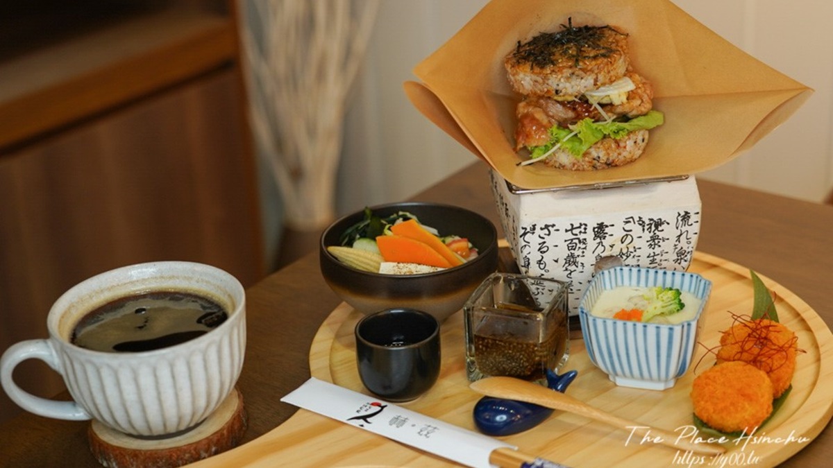 打卡療癒系「鯨魚牆」！北歐風咖啡廳竟賣日式料理，黑糖鳥巢鬆餅、明太子烤飯糰都必點
