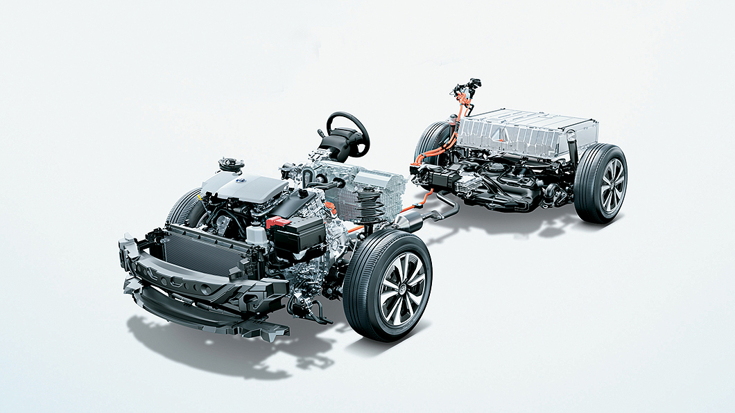 動力系統仍維持綜效馬力輸出達122匹的插電式油電複合動力系統。(圖片來源/ Toyota)