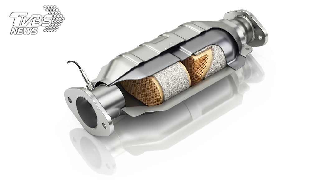 觸媒轉化器是藉由貴金屬擔任催化劑，藉以淨化引擎廢氣。(圖片來源/ Shutterstock)