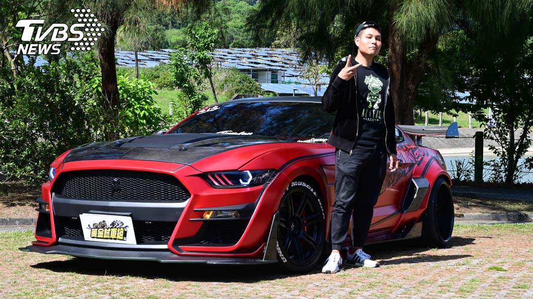阿冠除了是Mustang玩家之外，自己也有經營Youtube頻道，分享自己改車的過程。(圖片來源/ TVBS)