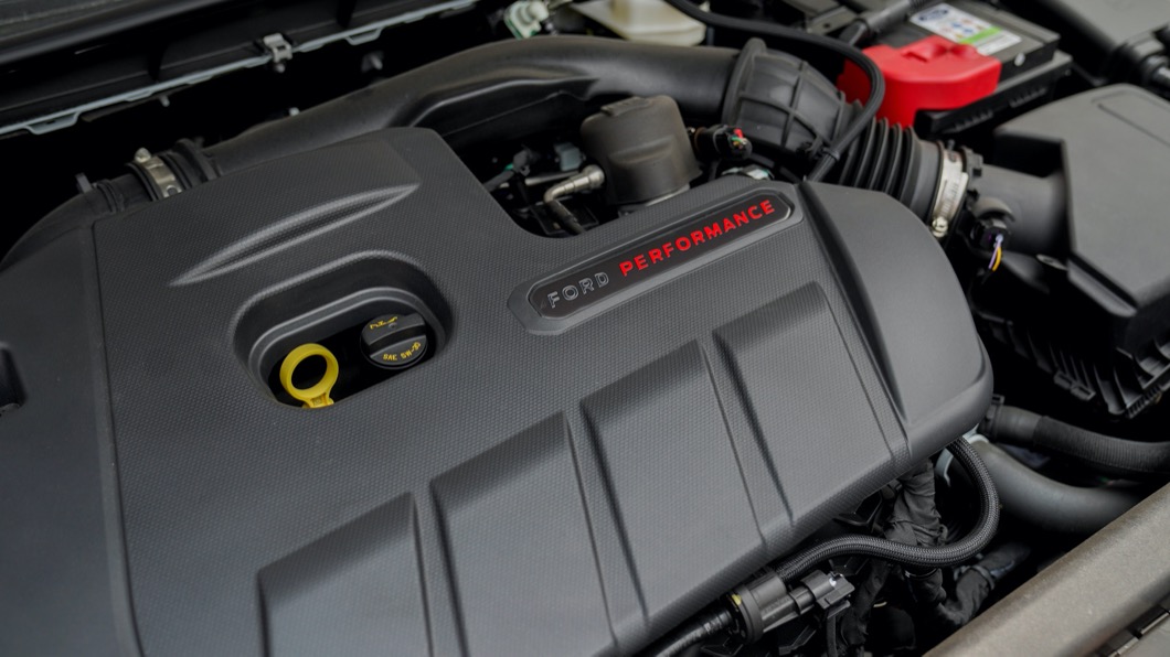 Focus ST Wagon SLS Edition車上採用2.3升雙渦流渦輪增壓引擎，可以輸出280匹最大馬力。(圖片來源/ Ford)
