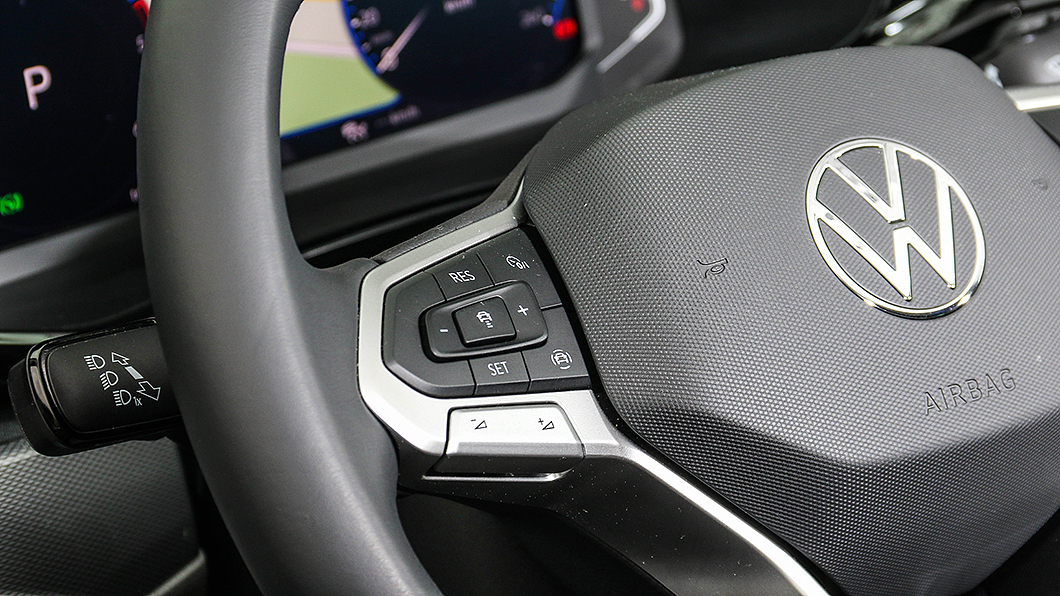 IQ.Drive智駕輔助系統整合全速域ACC主動車距控制巡航系統。(圖片來源/福斯商旅)