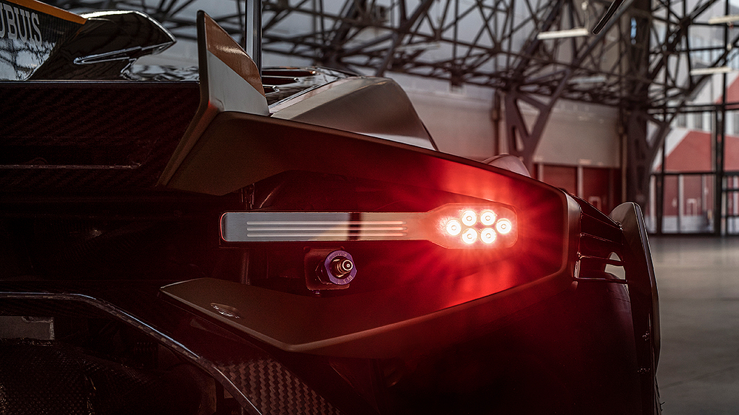 尾燈燈組設計呼應頭燈樣貌。(圖片來源/ Lamborghini)