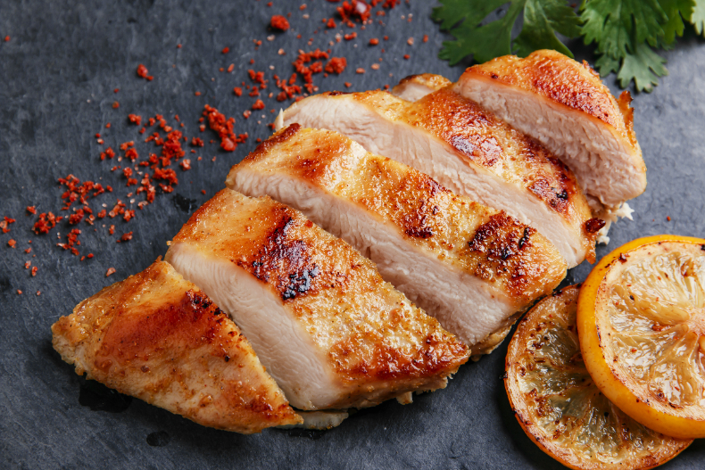懶人輕鬆煮！營養師私房3道「雞胸肉減肥食譜」，宅家也能越吃越瘦