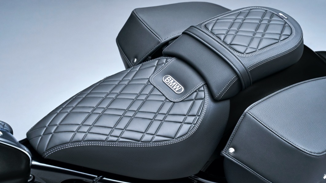 719座椅套件是原廠標準座椅的替代品，除了保留標準座椅高度之外，也針對面料方面進行提升。(圖片來源/ BMW)
