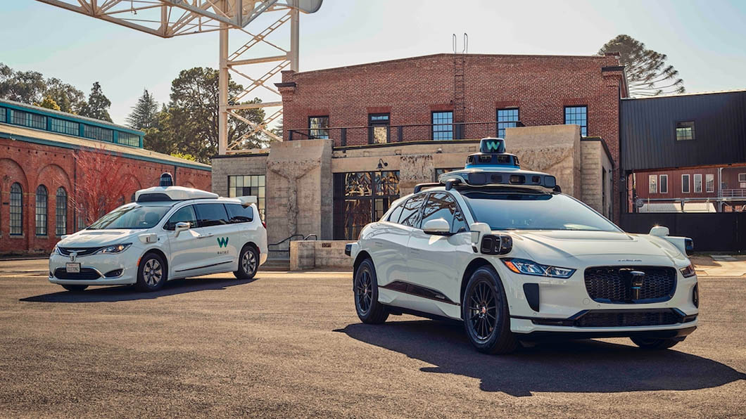 Waymo將無人駕駛技術用在Chrysler Pacifica Hybrid minivan、Jaguar I-PACE。（圖片來源/ Waymo）