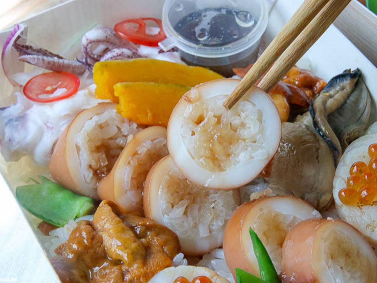 每日限量！人氣日料現做「北海道烏賊飯」鮮味滿滿，再搭爆汁牡蠣、生食級干貝超奢華