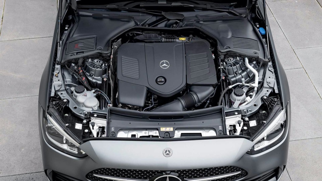 M-Benz目前規劃在北美市場引進C300單一動力，均採用2.0升渦輪增壓引擎。(圖片來源/ M-Benz)