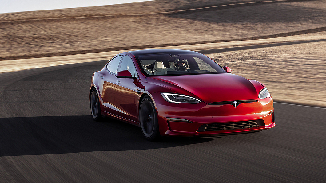 經過實測，Model S Plaid的確可以完成2秒內60英里加速，但需要在VHT材質道路上才行。（圖片來源/ Tesla）