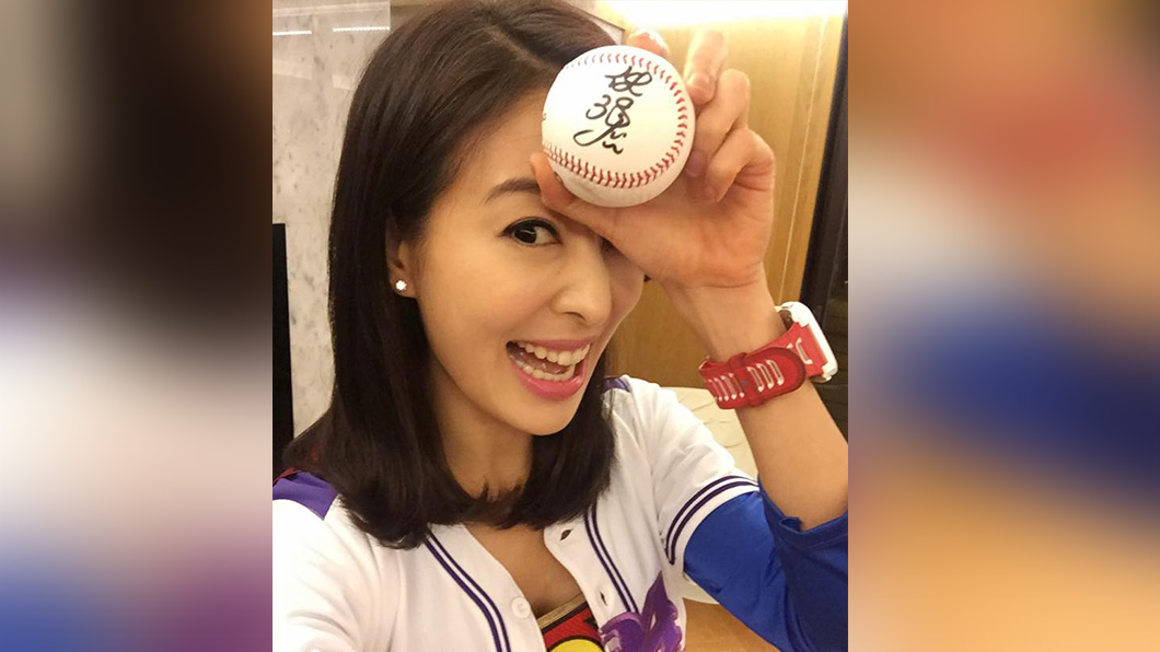 賈永婕曾經飛到日本為中華棒球隊吶喊加油。（圖片來源/ 截自賈永婕臉書）