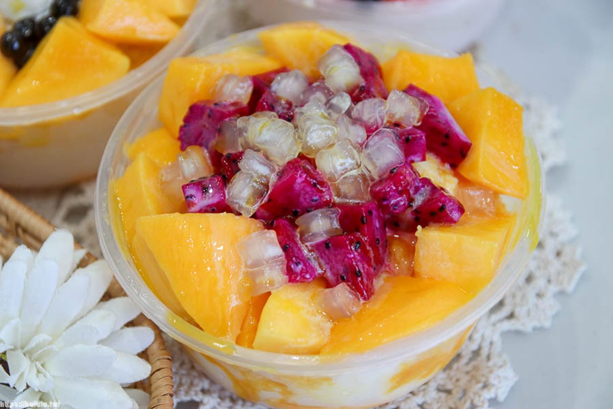 芒果季來了！療癒系冰店必吃滿料「雙果」雪花冰，浮誇西瓜口味有「整支哈密瓜冰棒」