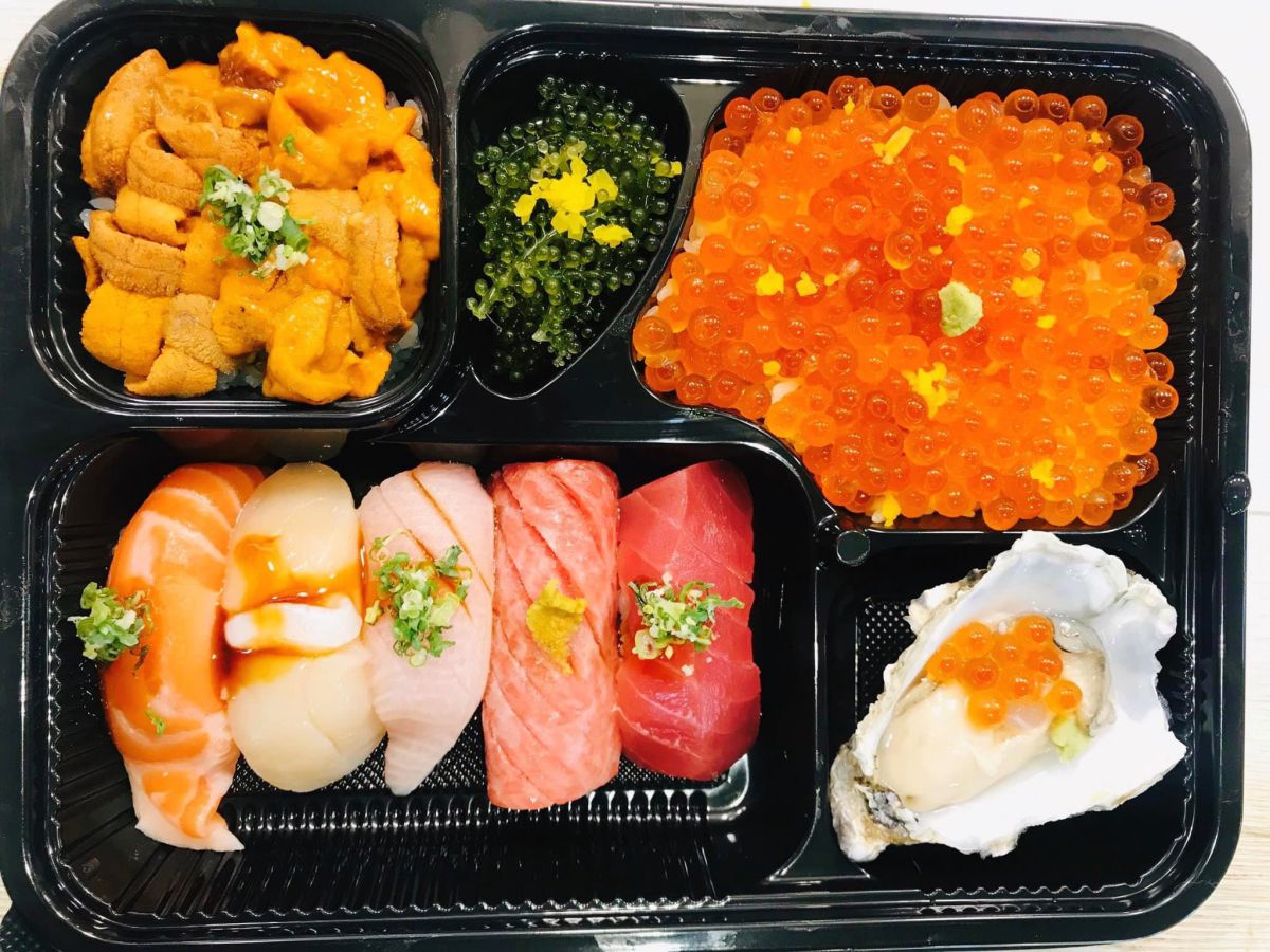 直接放「整隻龍蝦」94狂！屏東東港日料推「海味防疫便當」，再塞生蠔、生魚片