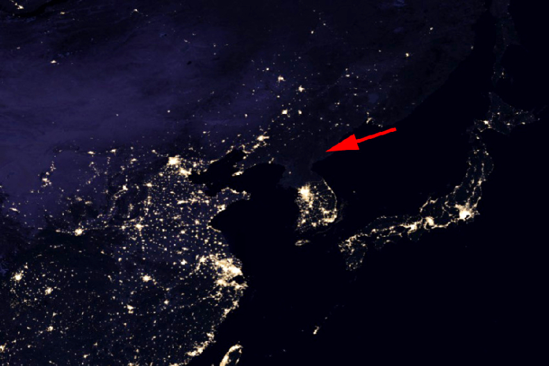 NASA釋出「從外太空俯瞰地球」高清照：放大一看，台灣如「黃金番薯」耀眼、北韓最環保