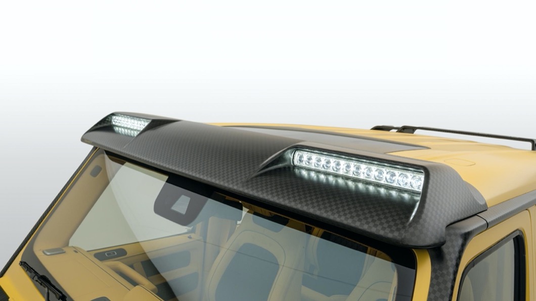 Mansory在車頂裝設了碳纖維擾流板，搭配LED燈組看起來更加具有越野氣息。(圖片來源/ Mansory)