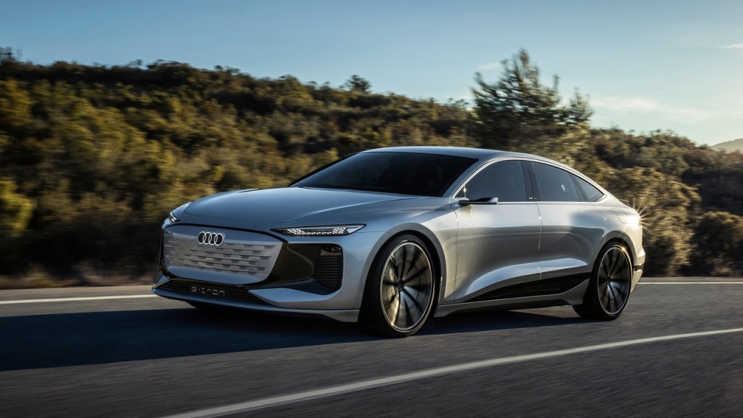 Audi積極發展e-tron電動車系，2033年停售燃油車。（圖片來源/ Audi）