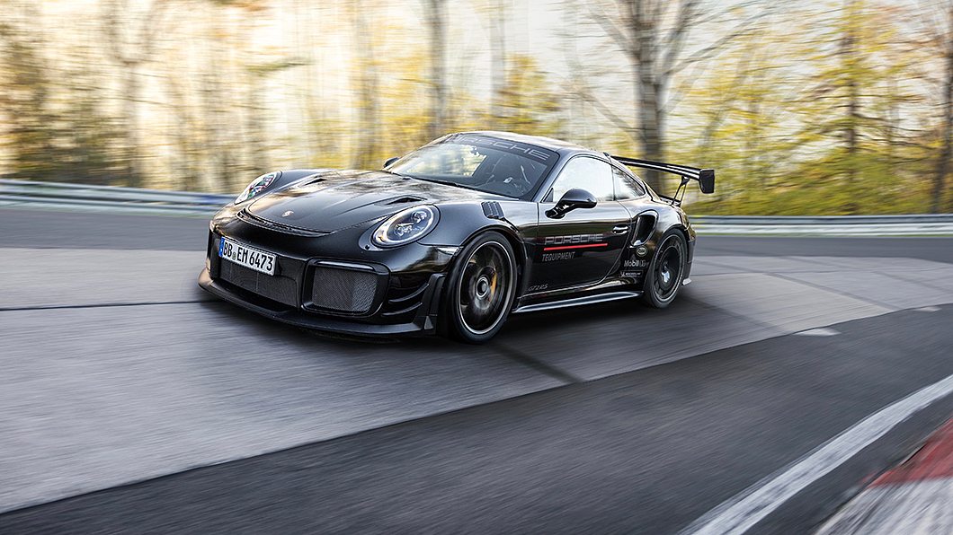 Porsche 911 GT2 RS與Mercedes-AMG GT Black Series的最速之爭從場內燒到場外。(圖片來源/ Porsche)