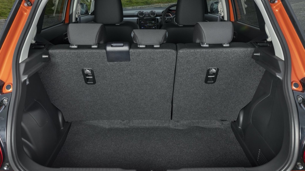 Swift的車身尺寸相當靈巧，行李廂空間有265公升。(圖片來源/ Suzuki)